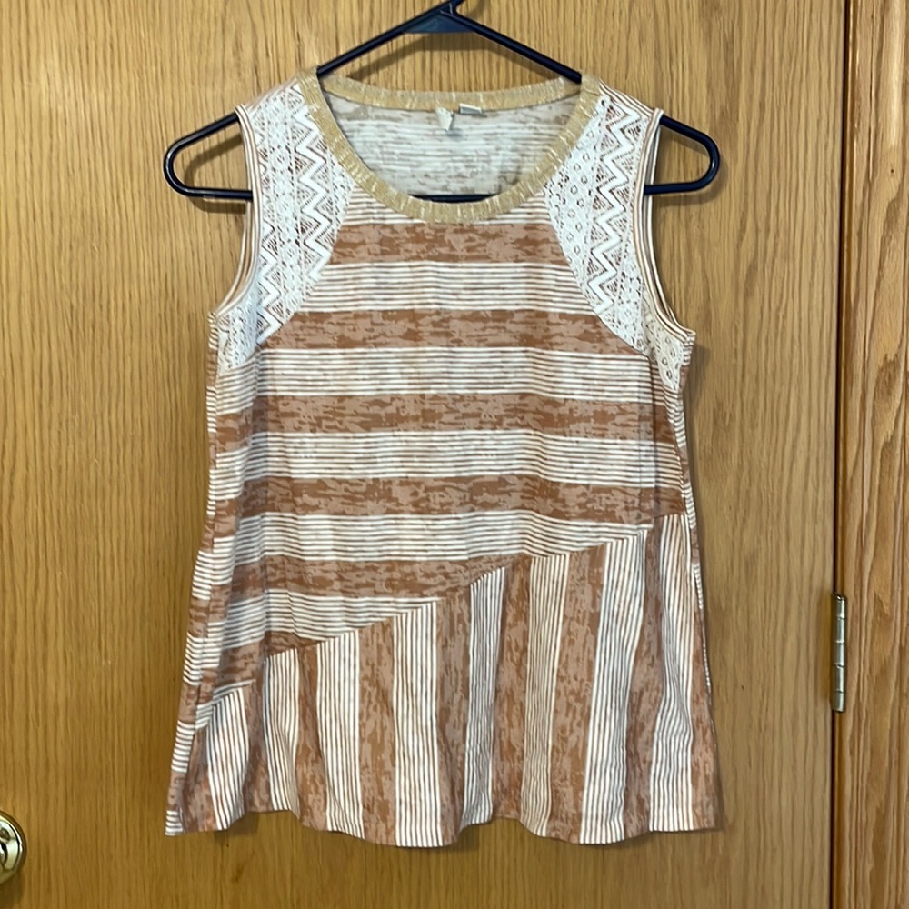 Striped tank with lace